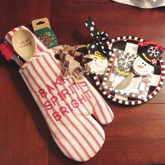 NWT Mud Pie Christmas Baking/Dessert Gift Set Plus Extras
